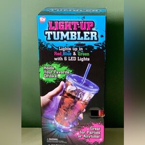 Light up tumbler with straw